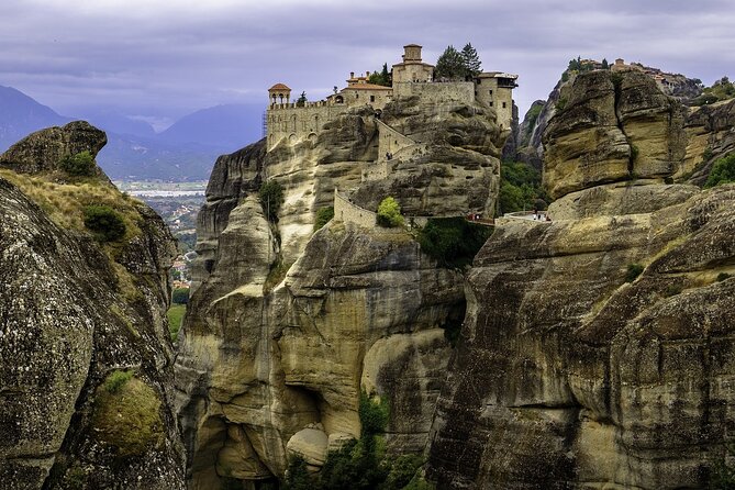 Private Minivan Transfer to Meteora and Back From Thessaloniki - Professional English Speaking Drivers