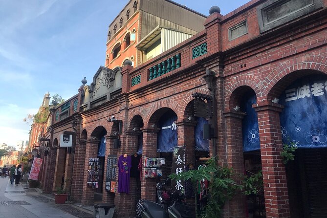 Private Taipei Sanxia, Yingge Ceramics Culture and Outlet Shopping Day Tour - Common Questions