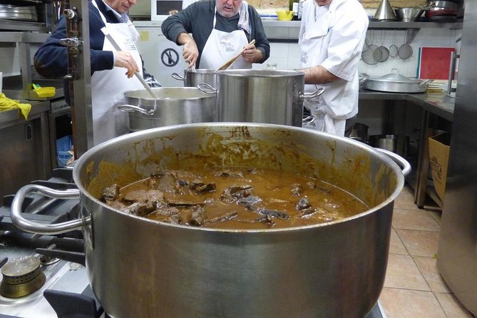 San Sebastián Private Food-Historical Tour & Meal at a Gastronomy Club - The Sum Up