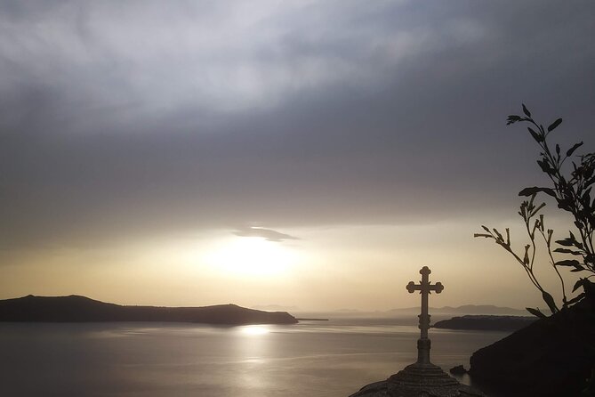 Santorini Island Private Transfer Service for up to Eight - Good To Know