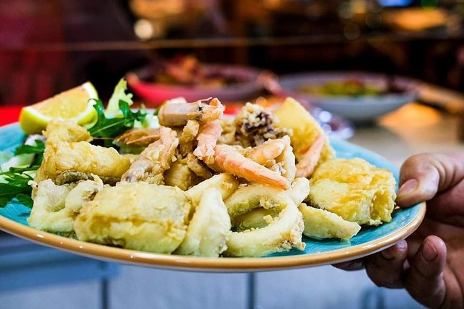 Shore Excursion With Wine & Food Tasting at Cantina Del Vesuvio Winery - Highlights of the Wine & Food Tasting Experience