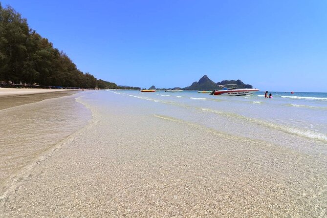 Stunning Ao Manao Bay & Prachuabkirikhan Private Guided Tour of Hua Hin - Discover Prachuabkirikhan