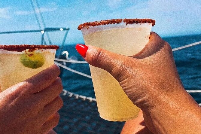 Sunset Cruise With Open Bar and Snacks in Cabo San Lucas - Positive Feedback on Crew and Service