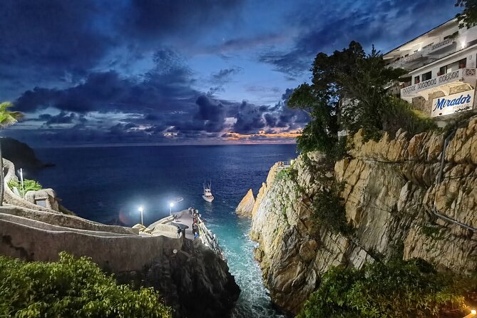 Super DeLuxe Bella Vista Dinner &1 Drink 2 Drinks at CliffDivers - Logistics and Pickup Information