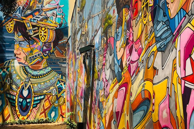 The Secrets of Singapore Walking Tour - Local Guide Expertise