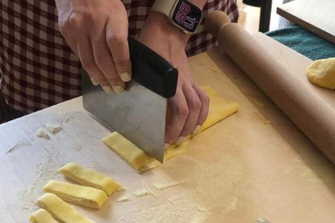 Traditional Home Made Pasta Cooking Experience in Arezzo - Common Questions