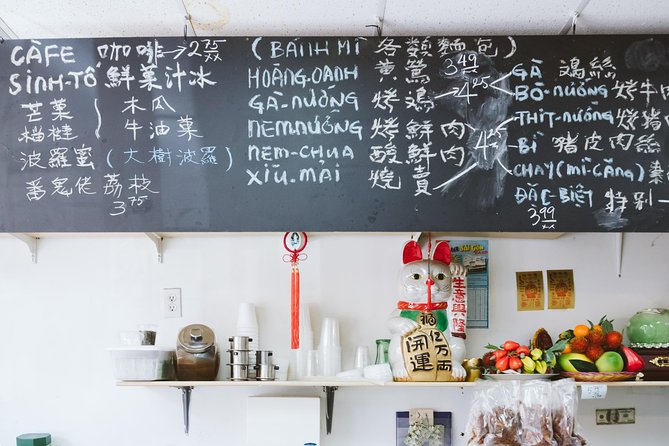Under the Surface of Montreals Chinatown: Guided Food Walking Tour - Learn About the History and Evolution of Chinatown