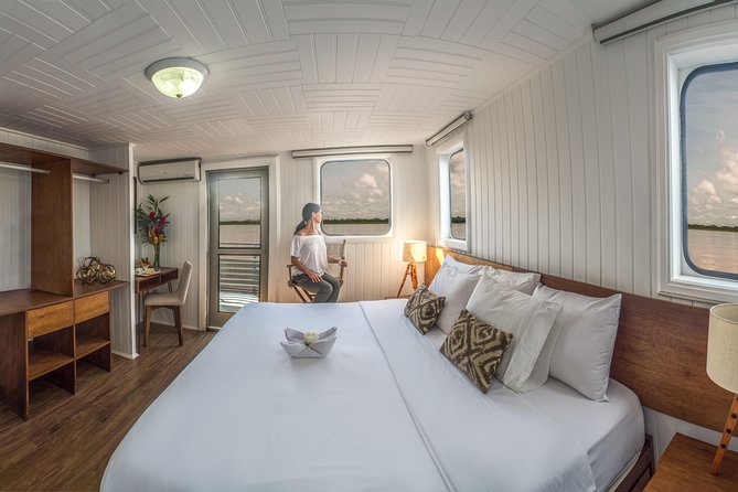 7 Day Amazon River Luxury Cruise From Iquitos on La Perla