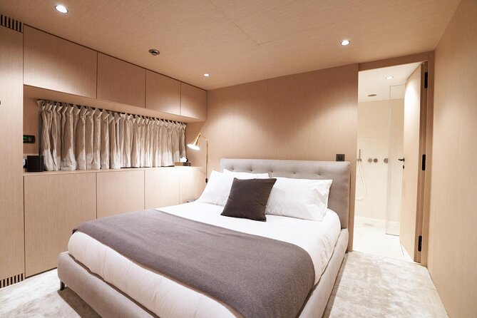 108 Ft Neoprene Overmarine Yacht - The Sum Up