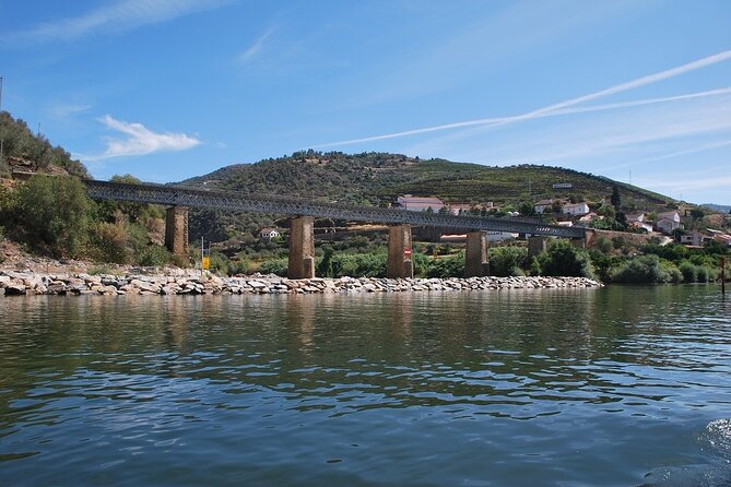 2-Hour Rabelo Boat Tour in Pinhão - The Sum Up