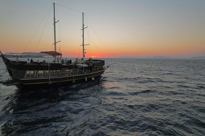 All Inclusive Sunset Cruise With Dinner & Unlimited Aperol Spritz, Beer, Wine - Meeting and Logistics
