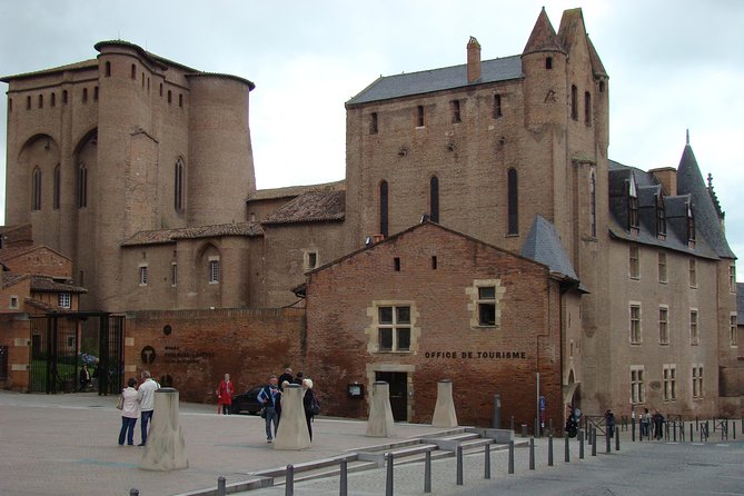 Carcassonne and Albi Private Sightseeing Tour From Toulouse - Common Questions