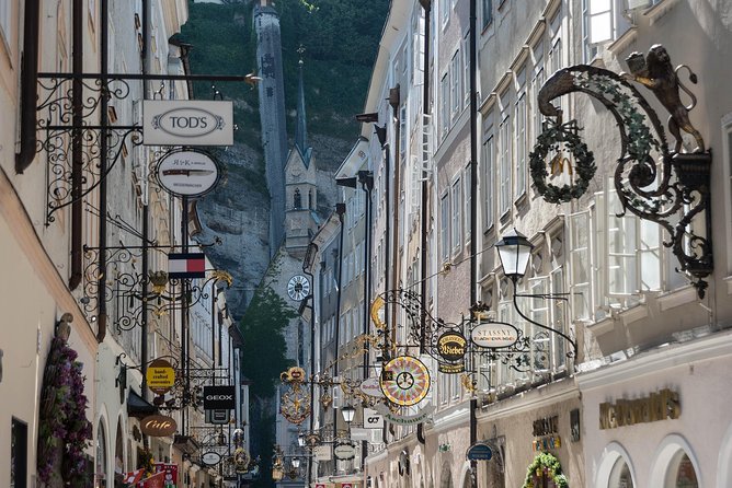 From Munich Airport to Salzburg - Private Transfer - Punctual & Friendly Driver - Product Code and Identification