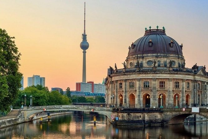 Join-in Shore Excursion: Berlin Highlights and Sachsenhausen - Meeting and Pickup