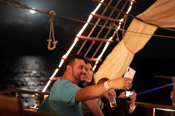 Jolly Roger Pirate Show and Dinner in Cancun - Common Questions