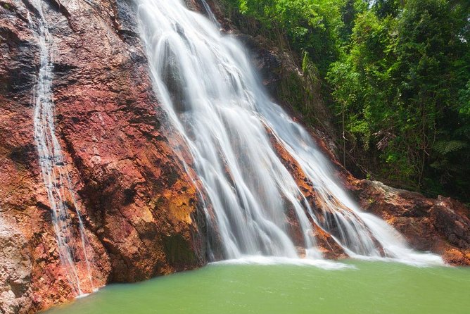 Koh Samui Island Half-Day Private Tour by Luxury Vehicle - Local Market Visit