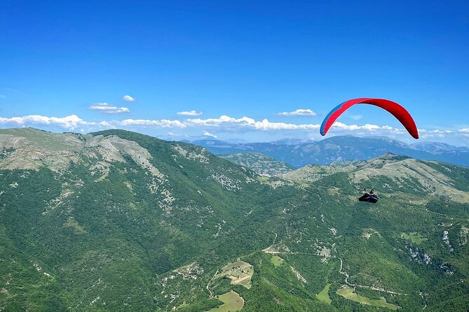 Paragliding Flight Over the Gardens of Ninfa - Expectations and Guidelines