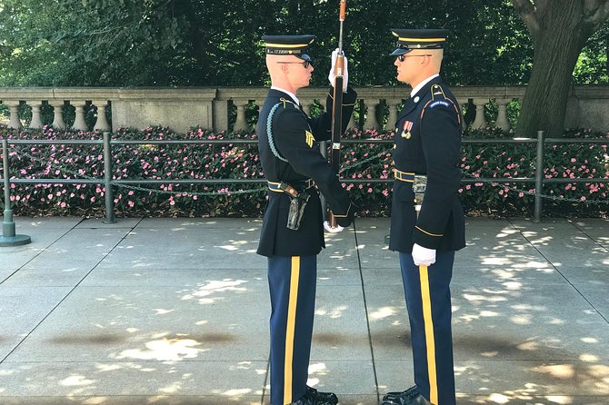 Private CUStomized Tour of Washington DC With US Veteran - Mobile Ticket Option Available