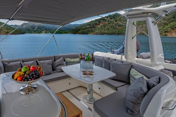 Private Luxury Yacht Cruise on Bosphorus - The Sum Up