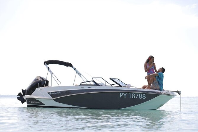Private Romantic Half-Day Boat Trip in Moorea - Indulge in Tropical Fruit and Refreshments