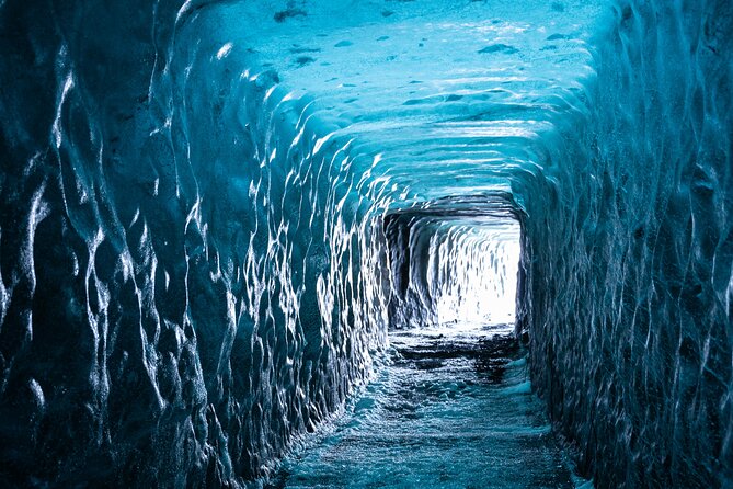 Snowmobile and Ice Cave Tour With Transfer From Reykjavik - Reviews and Ratings