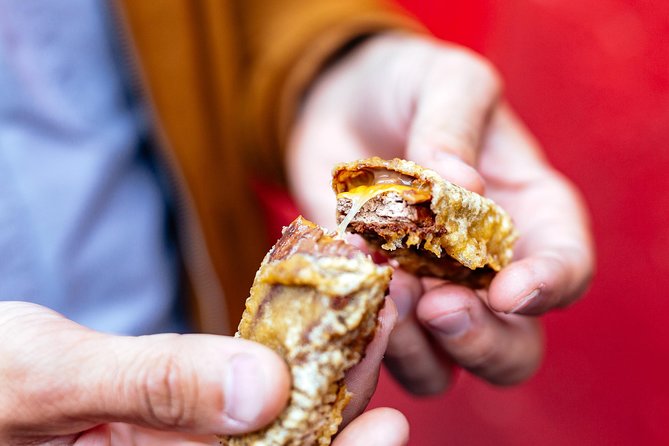 The 10 Tastings of Edinburgh With Locals: Private Food Tour - Knowledgeable and Friendly Tour Guide