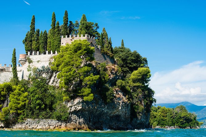 Tour in Boat From Sirmione to Isola Del Garda - Common Questions