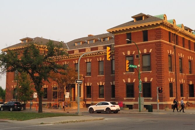 Winnipegs Wealthy Beginnings: a Smartphone Audio Walking Tour - The Sum Up