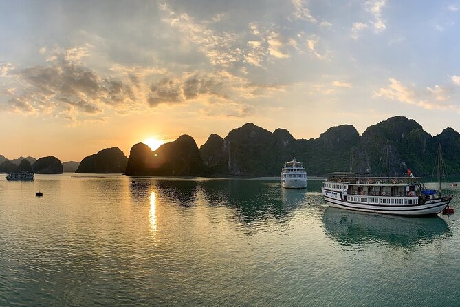 8-Days Glimpse of Vietnam - Ho Chi Minh, Hoi An and Halong Bay - Ho Chi Minh City: Exploring the Vibrant Metropolis