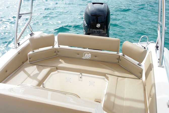 8-Hour Boat Rental for 11 Crew Members in Ibiza