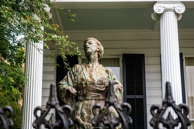 Explore New Orleans Garden District: Private 2-hour Walking Tour - Background