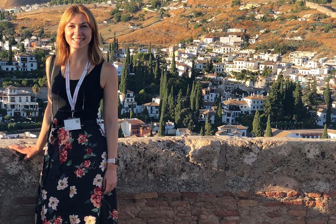 Guided Tour in Granada - Gosia Granada Guide - Meeting and Pickup