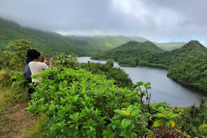 Private Fresh Water Lake, Waterfalls And Hot Springs Excursion - Common Questions