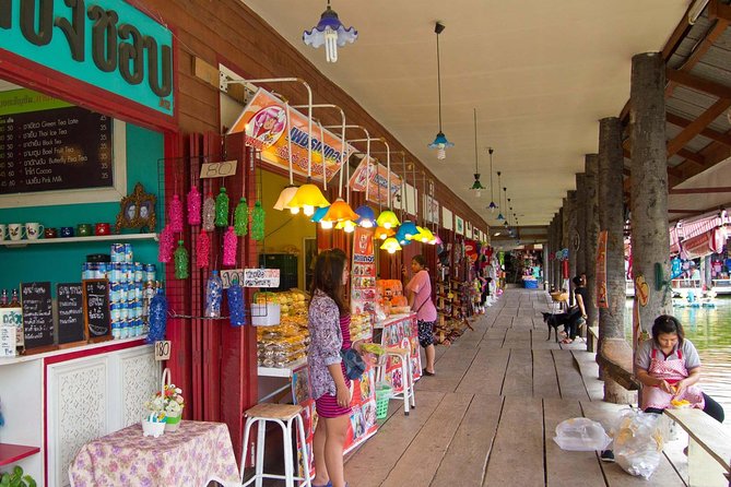 A Taste of Hua Hin Tour Including Maruekhathaiyawan, Floating & Cicada Market
