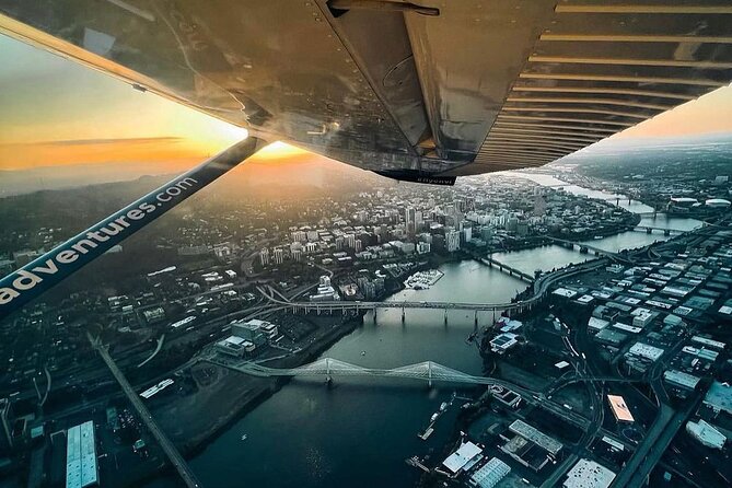 Airplane Flight Tour Over Portland, Oregon