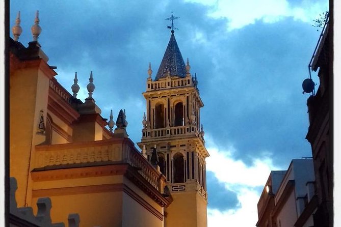 Alcazar, Cathedral, Walk By The River And Triana Private Tour - Pickup and End Point