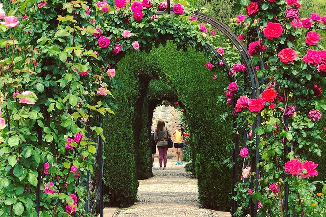 Alhambra Guided Tour With Skip-The-Line Tickets  – Granada