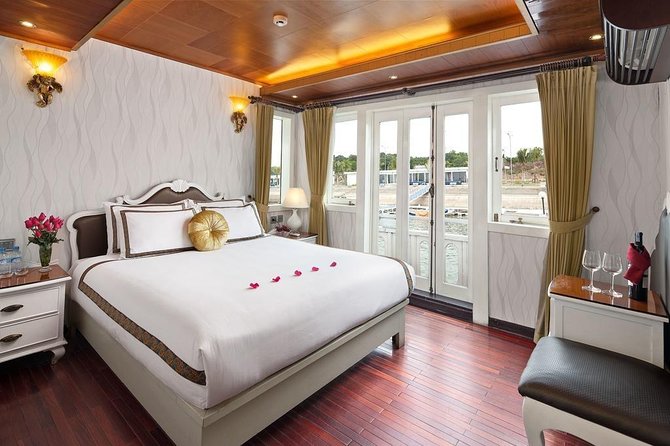 All-Inclusive: Halong Bay 3 Days - 4 STAR CRUISES: Meals, Kayak, Cave, Island
