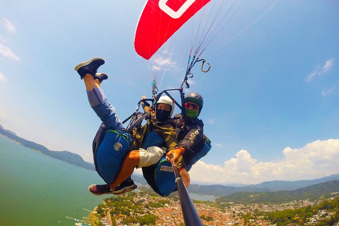 Amazing Paragliding Flight in Valle De Bravo