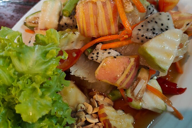 Amazing Sticky Waterfall With Local Expert Yummy Food and Fruits - Good To Know