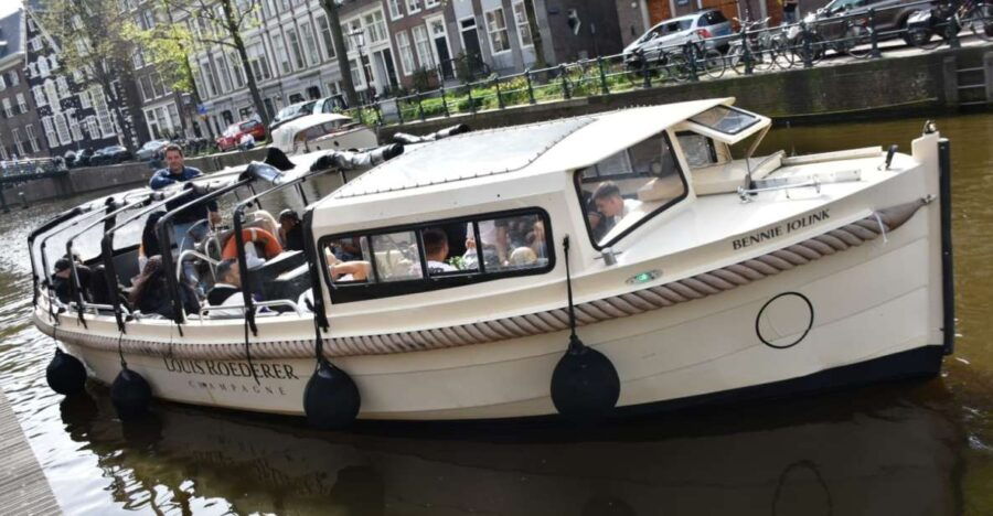 Amsterdam: 420 Smoke Friendly 1-Hour Boat Tour With Drink - Good To Know