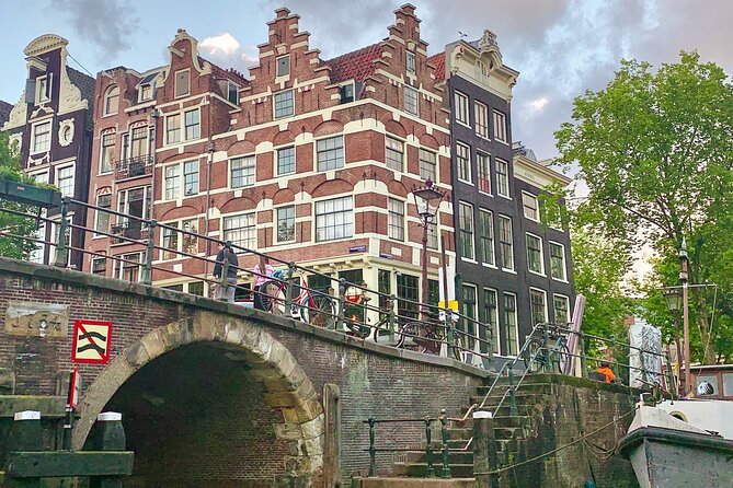 Amsterdam: Canal Cruise With a German Guide and Unlimited Drinks - Overview and Inclusions