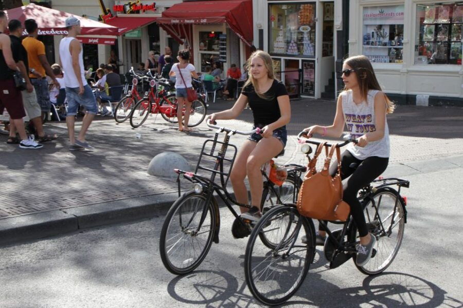 Amsterdam: City Highlights Bike Tour
