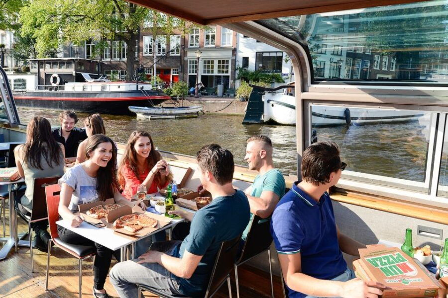 Amsterdam: Evening Canal Cruise With Pizza and Drinks - Good To Know