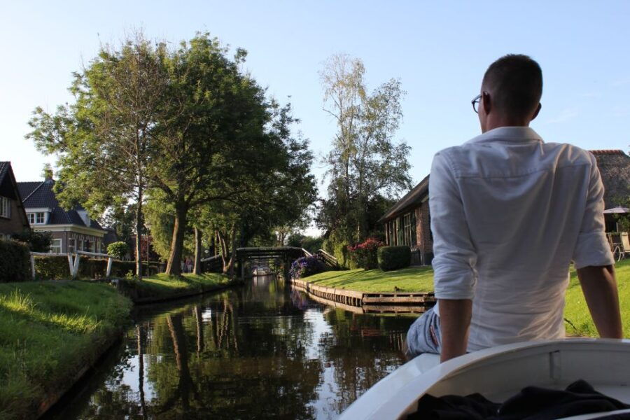 Amsterdam: Giethoorn Guided Tour With Cruise & Cheeseplatter - Full Description