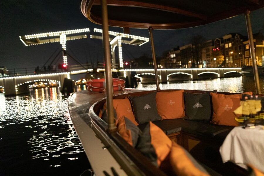 Amsterdam: Guided Evening Cruise With Bar on Board