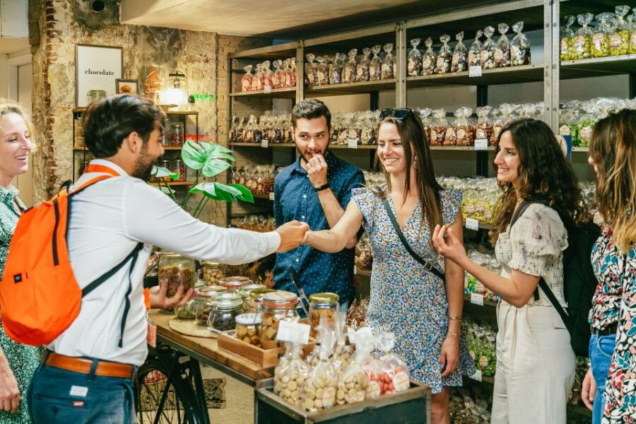 Amsterdam: Historical Highlights Walking Tour Plus Tasting - Good To Know