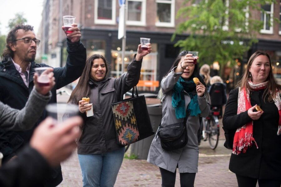 Amsterdam: Market Street Food Walking Tour With 8 Tastings - Good To Know