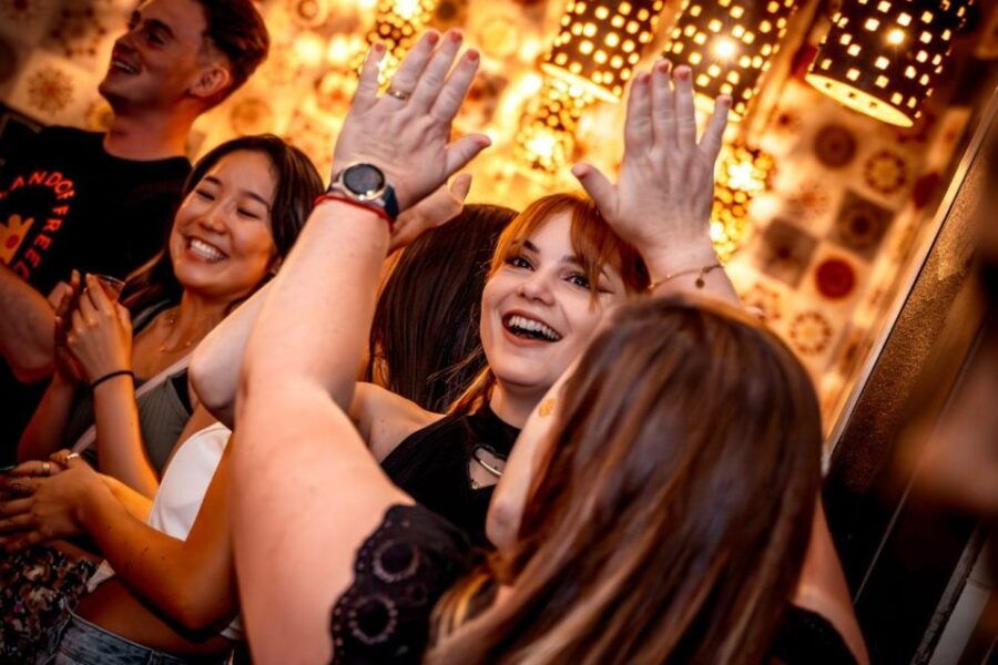 Amsterdam: New Year's Eve Pub Crawl With VIP Club Entry