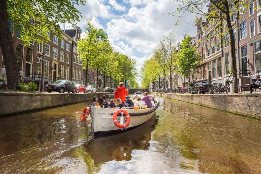 Amsterdam: Private Cruise With Drinks & Optional Snacks - Good To Know